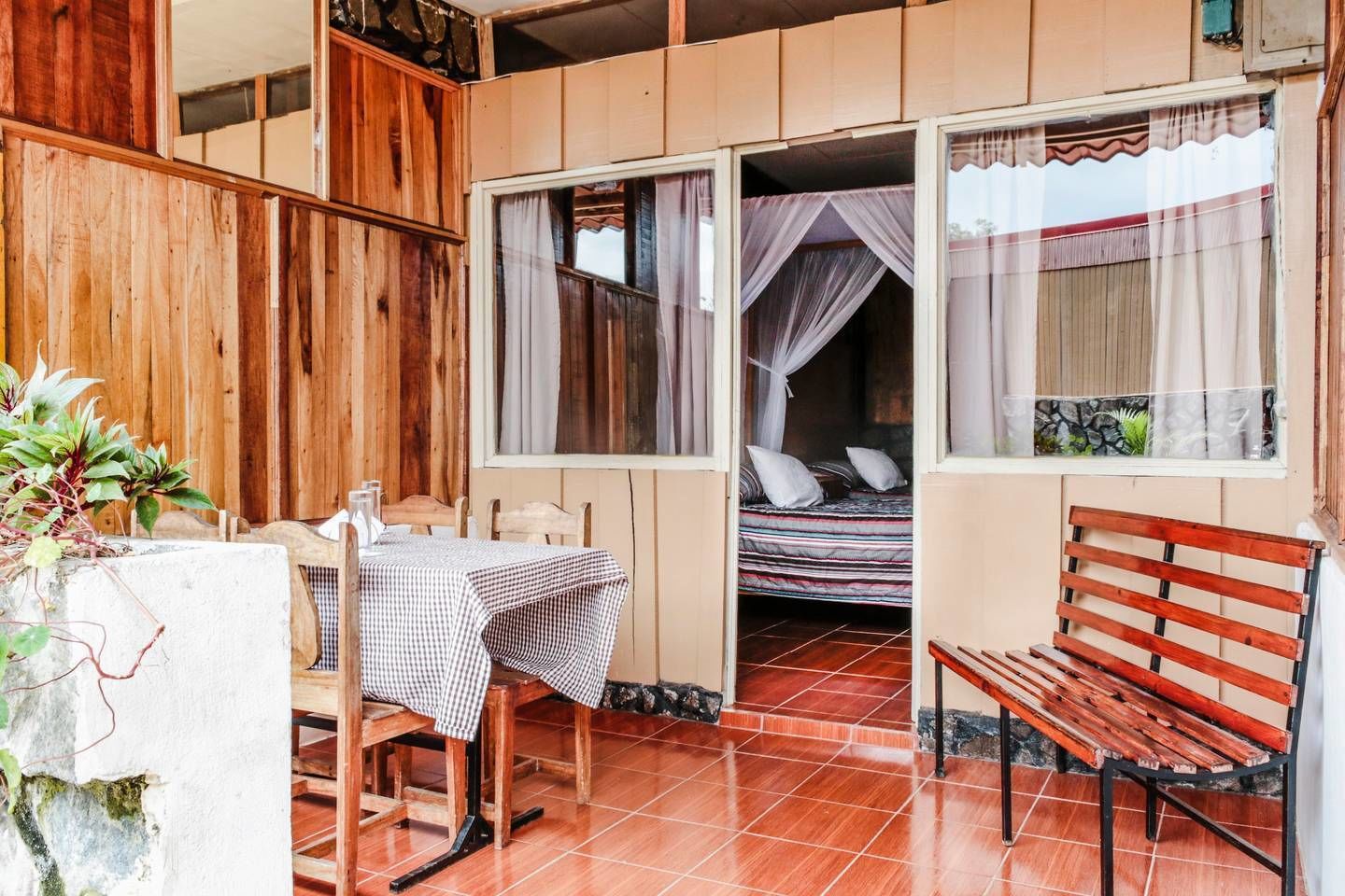 Down duvets, minibar, iron/ironing board, free WiFi