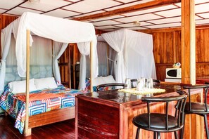 Down duvets, minibar, iron/ironing board, free WiFi