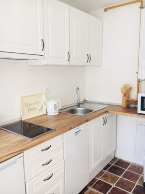 Deluxe Apartment, 1 Bedroom, City View | Private kitchen | Fridge, microwave, stovetop, dishwasher - Sarajevo from A to Z (Sarajevo)