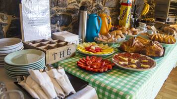 Free daily buffet breakfast