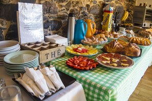 Desayuno bufé gratuito y diario