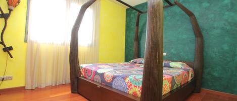 4 chambres, fer et planche à repasser, Wi-Fi gratuit, draps fournis