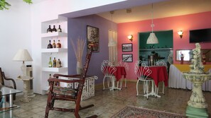 Lobby sitting area - Habana Boulevar Rooms (Havana)