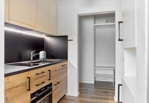 Køleskab, mikrobølgeovn, ovn, opvaskemaskine