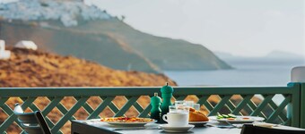 Aelia Apartments & Suites