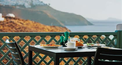 Aelia Apartments & Suites