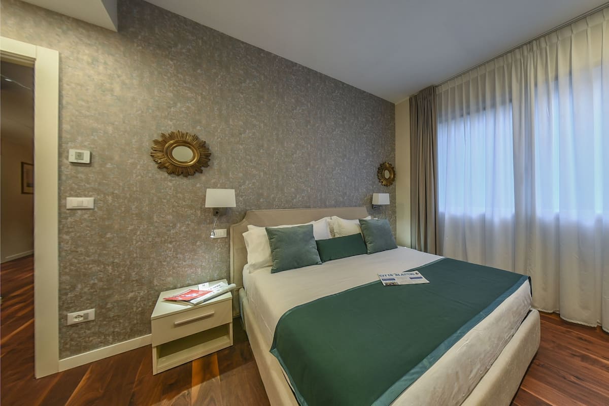 Habitación Club, 1 cama Queen size | Sábanas de algodón egipcio, ropa de cama de alta calidad y edredón