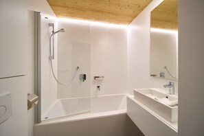 Bathtub