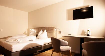 1207 Guy´s Studio 7