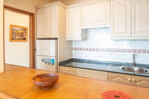 Frigorífic, microones, forn i placa de cuina