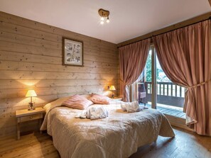 3 bedrooms, free WiFi, bed sheets