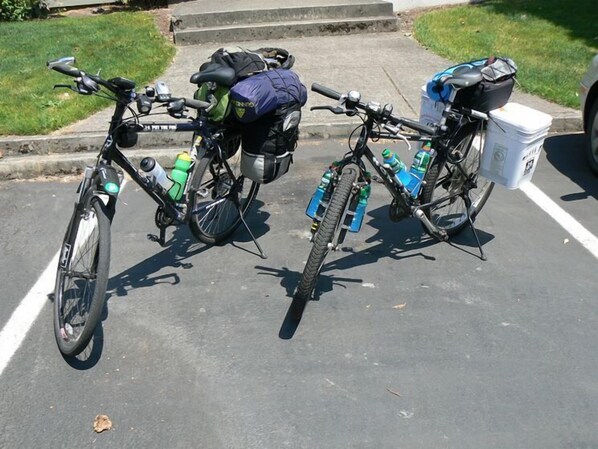 Desk, iron/ironing board, bed sheets - Bidrino Dream (Borgofranco d'Ivrea)