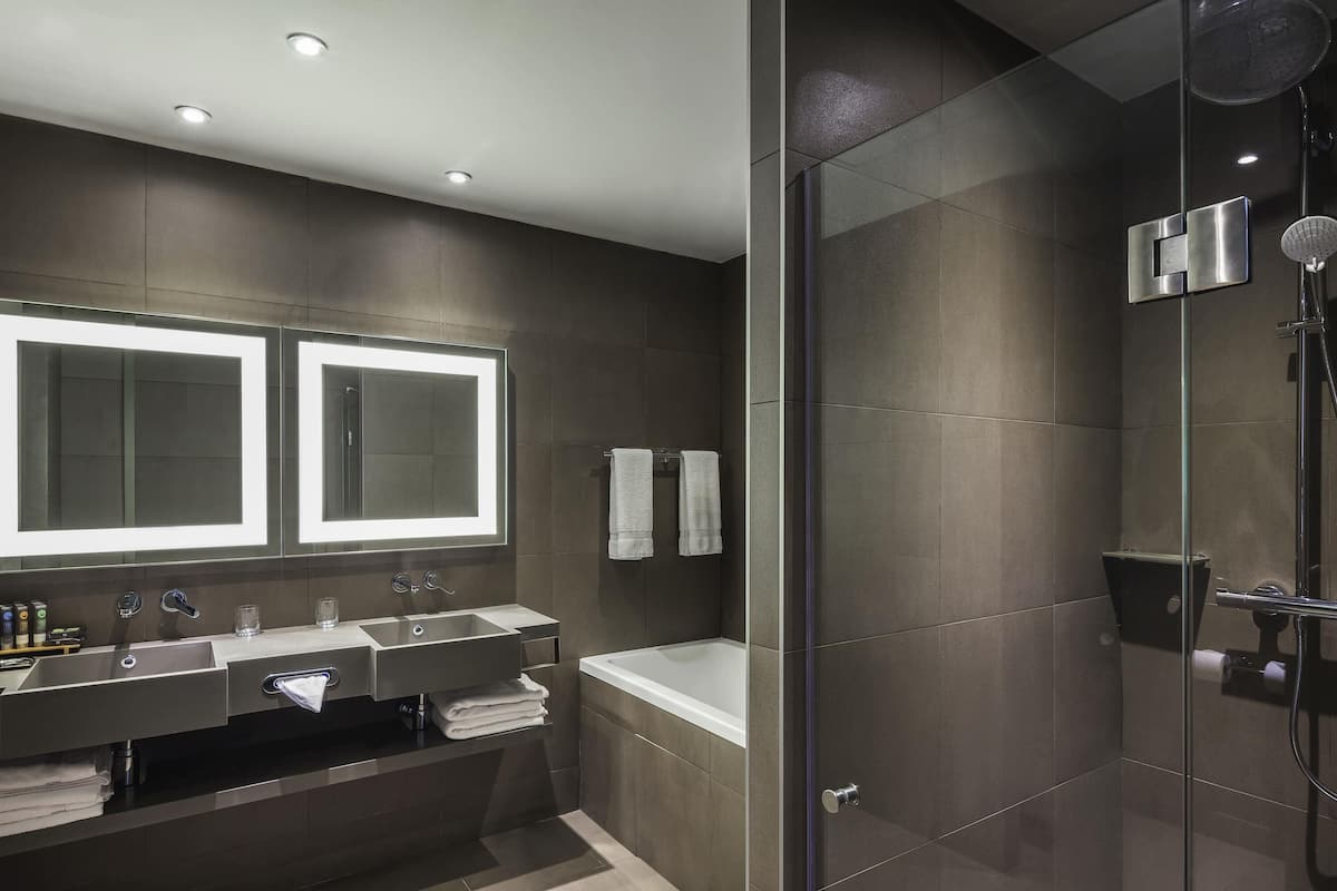 1 chambre, minibar, coffre-fort, bureau