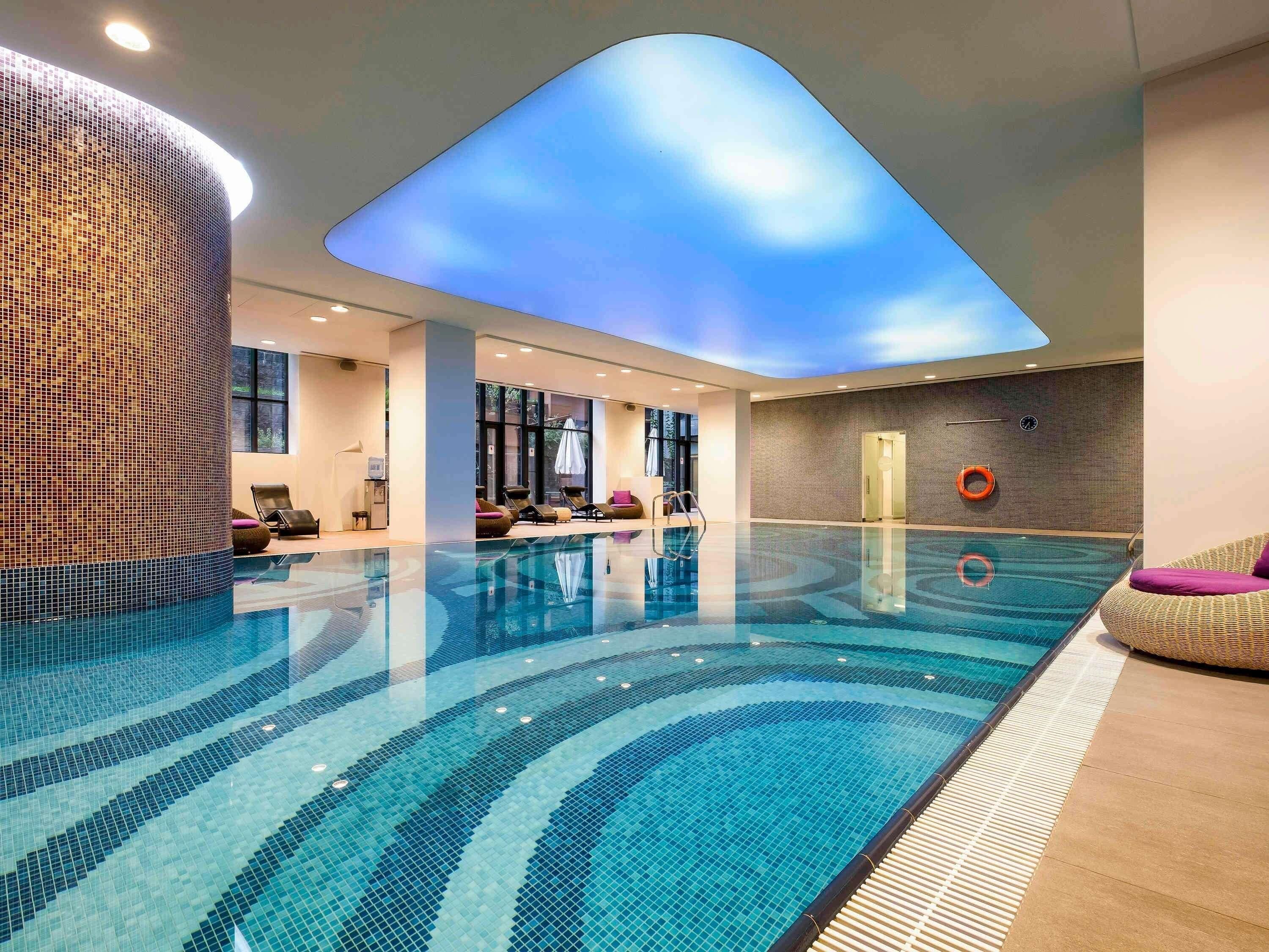 Una piscina techada