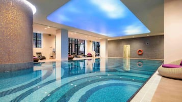 Una piscina techada