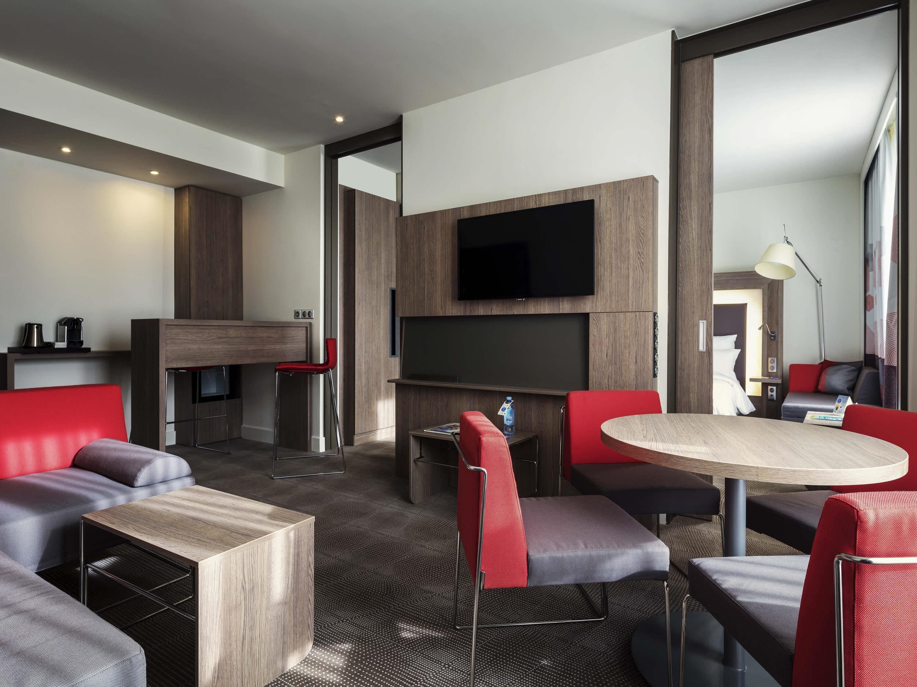 Suite Supérieure, 1 très grand lit | 1 chambre, minibar, coffres-forts dans les chambres, bureau