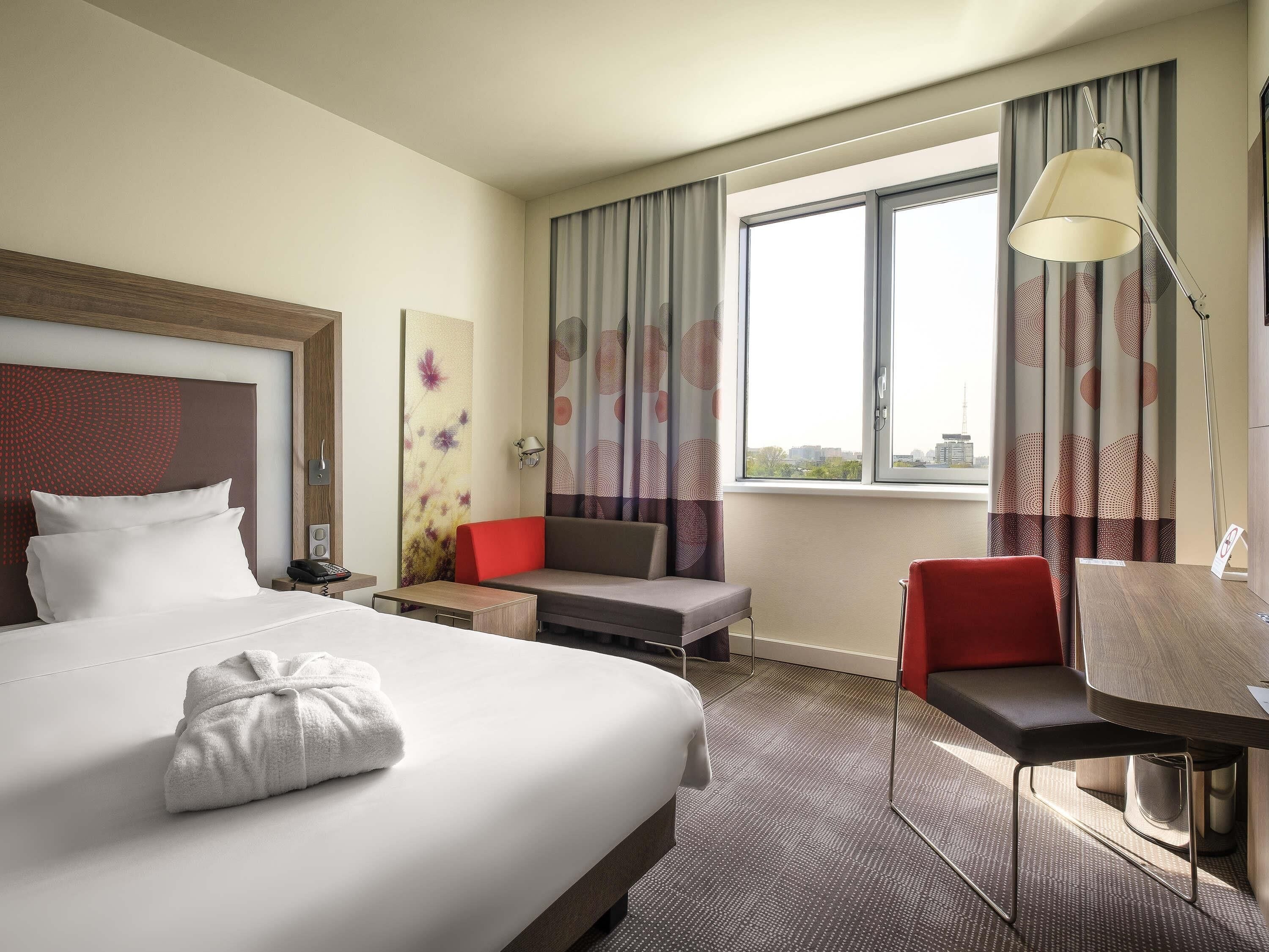 Superior Room, 1 Double Bed | 1 bedroom, minibar, in-room safe, desk