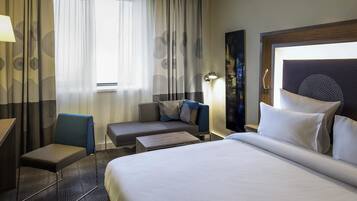 Standard Room, 1 Double Bed | 1 bedroom, minibar, in-room safe, desk