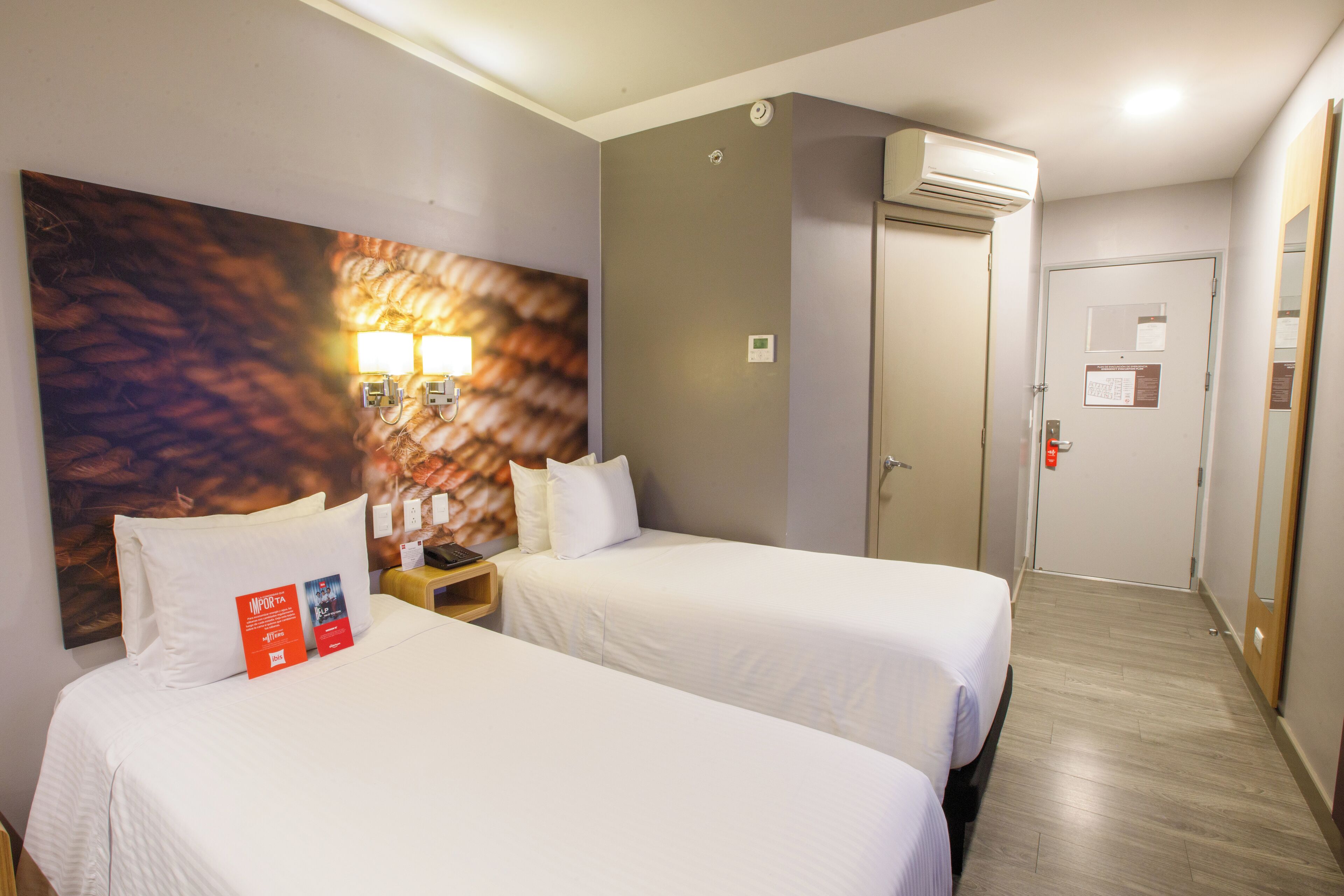 standard room, 2 single beds | in-room safe, laptop workspace, blackout curtains, soundproofing