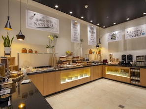 Daily buffet breakfast (USD 9.99 per person)