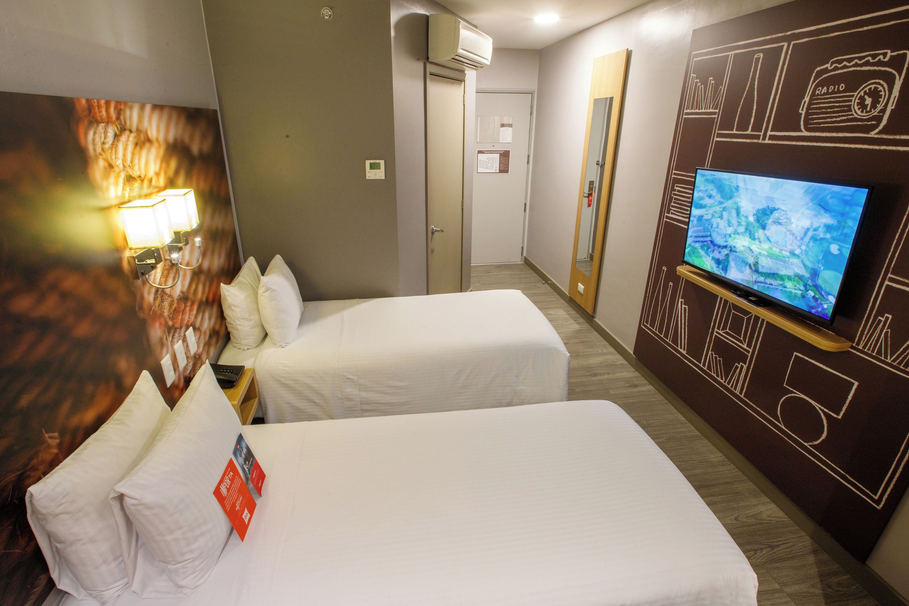 standard room, 2 single beds | in-room safe, laptop workspace, blackout curtains, soundproofing