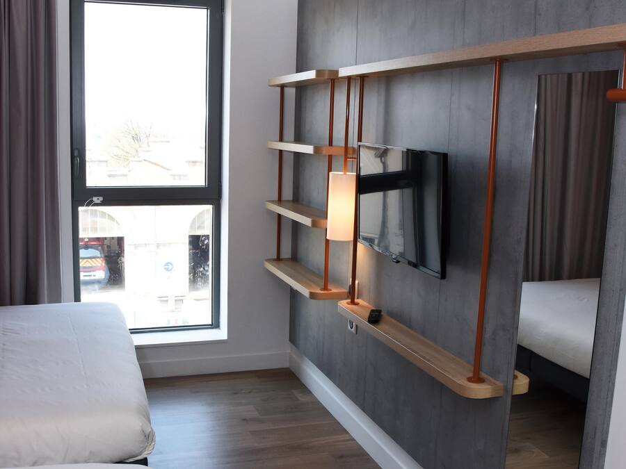 Sistema de insonorización, cunas gratuitas, wifi gratis y ropa de cama