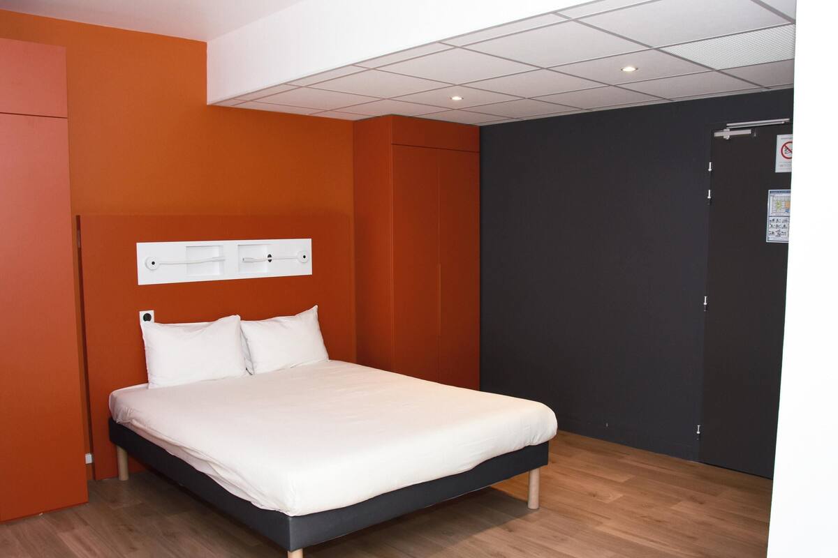 Familiekamer, 2 tweepersoonsbedden | Geluiddichte muren, gratis babybedden, gratis wifi, beddengoed