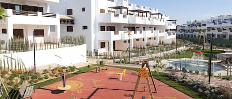 Area giochi per bambini (all'aperto)