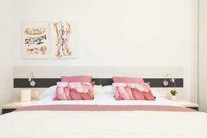 Individually decorated, individually furnished, laptop workspace - Mar de Pulpi Hill by Mar Holidays (Pulpi)