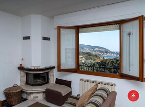 Flat-screen TV - La Terrazza sul Golfo (La Spezia)