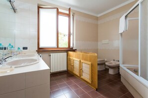 Villa (3 Bedrooms) | Badezimmer