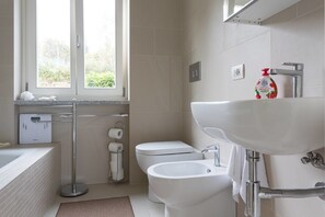 House (3 Bedrooms) | Bathroom - Contemporary 3 Bed Italian Lakes Villa, Lake Views, Wifi, BBQ (Massino Visconti)