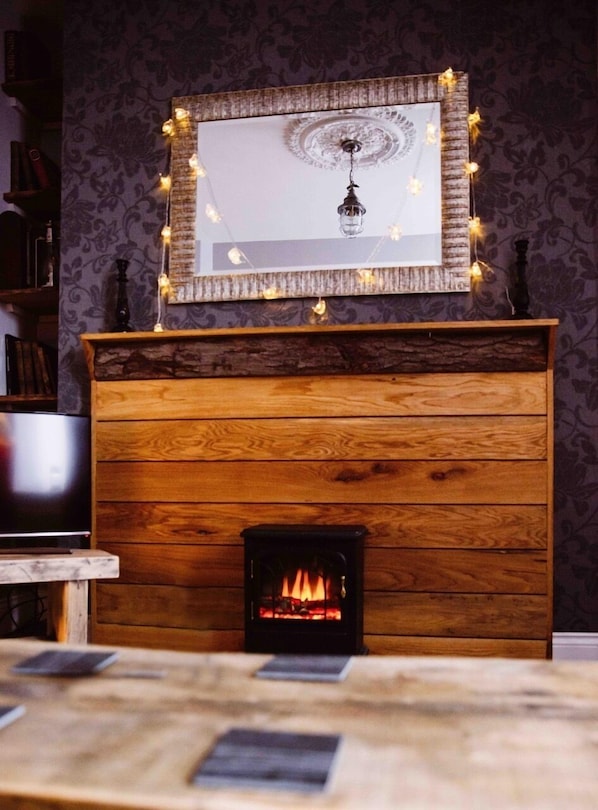 Flat-screen TV - Coalminer's Cottage (Gateshead)