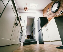 Refrigerador, microondas, placa de cocina, lavavajillas