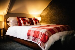 Duplex Apartment | Blackout curtains, soundproofing, iron/ironing board, free WiFi