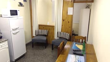 Apartemen Kota, 2 Tempat Tidur Twin, pemandangan kota | Area keluarga | Smart TV dan Netflix