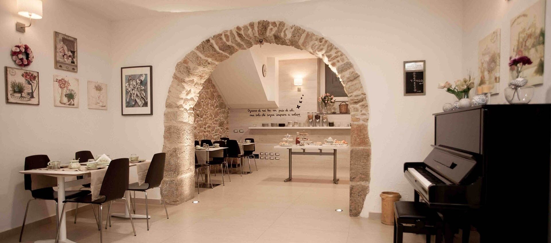 每日供應自助早餐 (每人 EUR7.5)