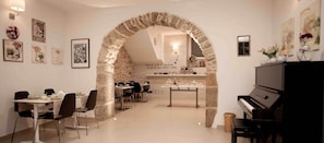 Daily buffet breakfast for a fee - B&B La Pilozza Infiorata (Caltagirone)