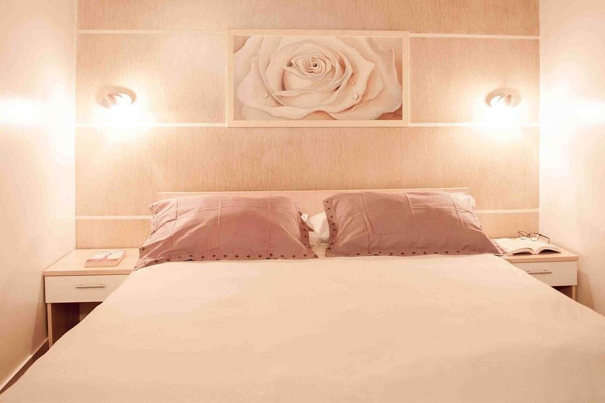 Alloggio su due livelli | 1 camera, con stile personalizzato, con arredamento individuale