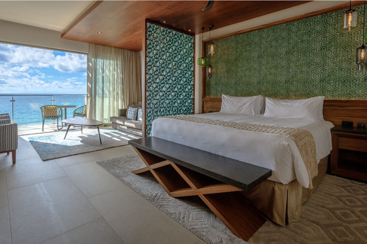 King Suite Ocean View | Hochwertige Bettwaren, kostenlose Minibar, Zimmersafe