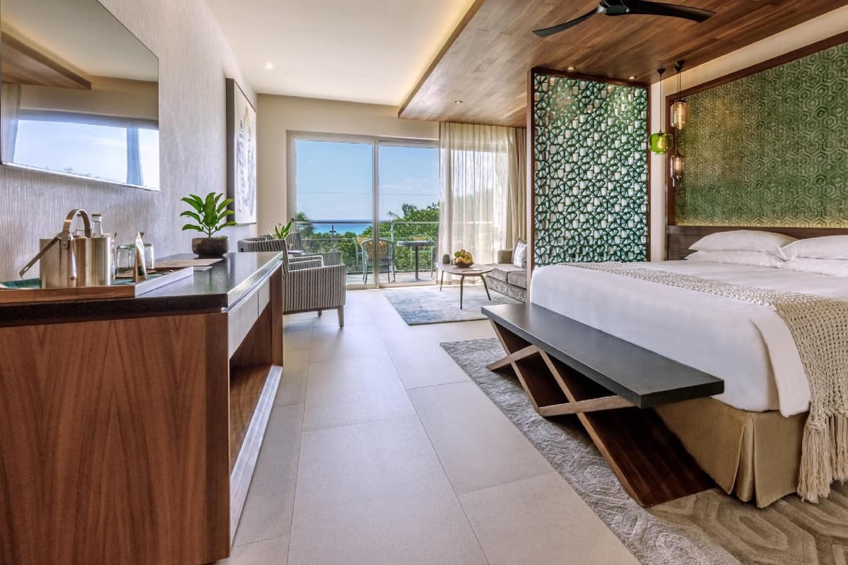 Ropa de cama de alta calidad y minibar con artículos gratuitos