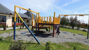 Tempat bermain anak - outdoor