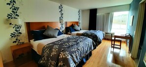 Surmatelas, bureau, rideaux occultants, chambres insonorisées