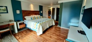 Pillowtop beds, desk, blackout drapes, soundproofing - Motel Chute Des Pères (Dolbeau-Mistassini)