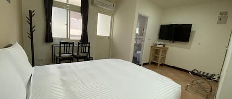 Basic Double Room, 1 Double Bed, Non Smoking, City View | Air conditioning
