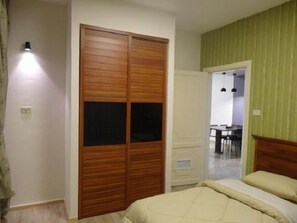 Apartment, 2 Bedrooms | In-room safe, desk, blackout curtains, soundproofing - Golden Palace Hotel Apartments (Amman)