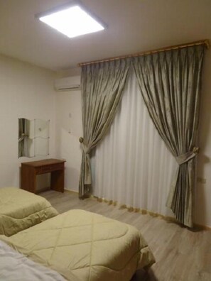 Apartment, 2 Bedrooms | Room amenity