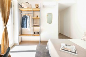 4 slaapkamers, een kluis op de kamer, een bureau