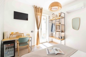 4 bedrooms, in-room safe, desk, iron/ironing board