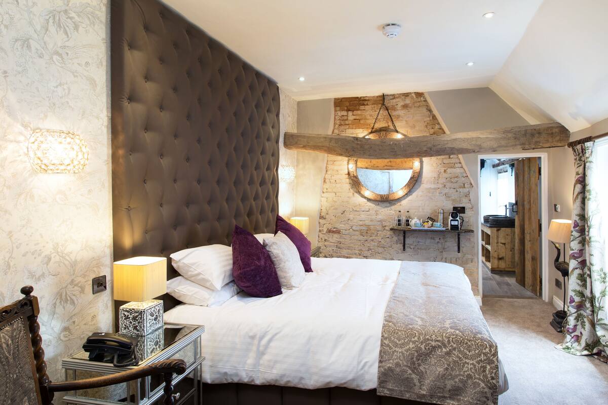 The Aviary  | Egyptian cotton sheets, premium bedding, pillowtop beds, blackout drapes